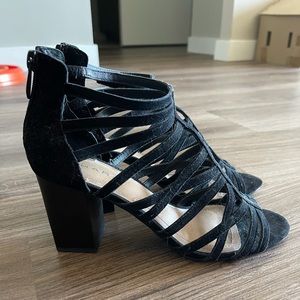 Black Tahari heels
